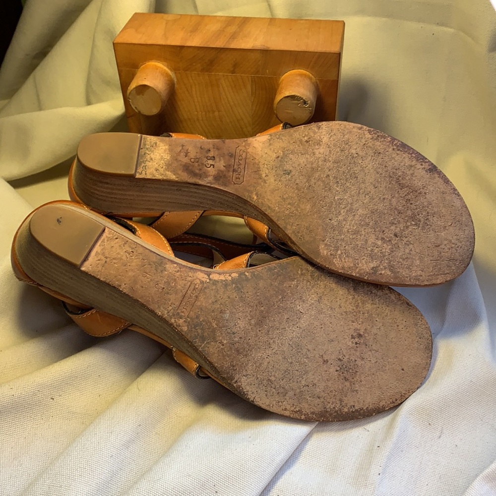 Coach slight wedge leather thong sandals EUC - Picture 14 of 16